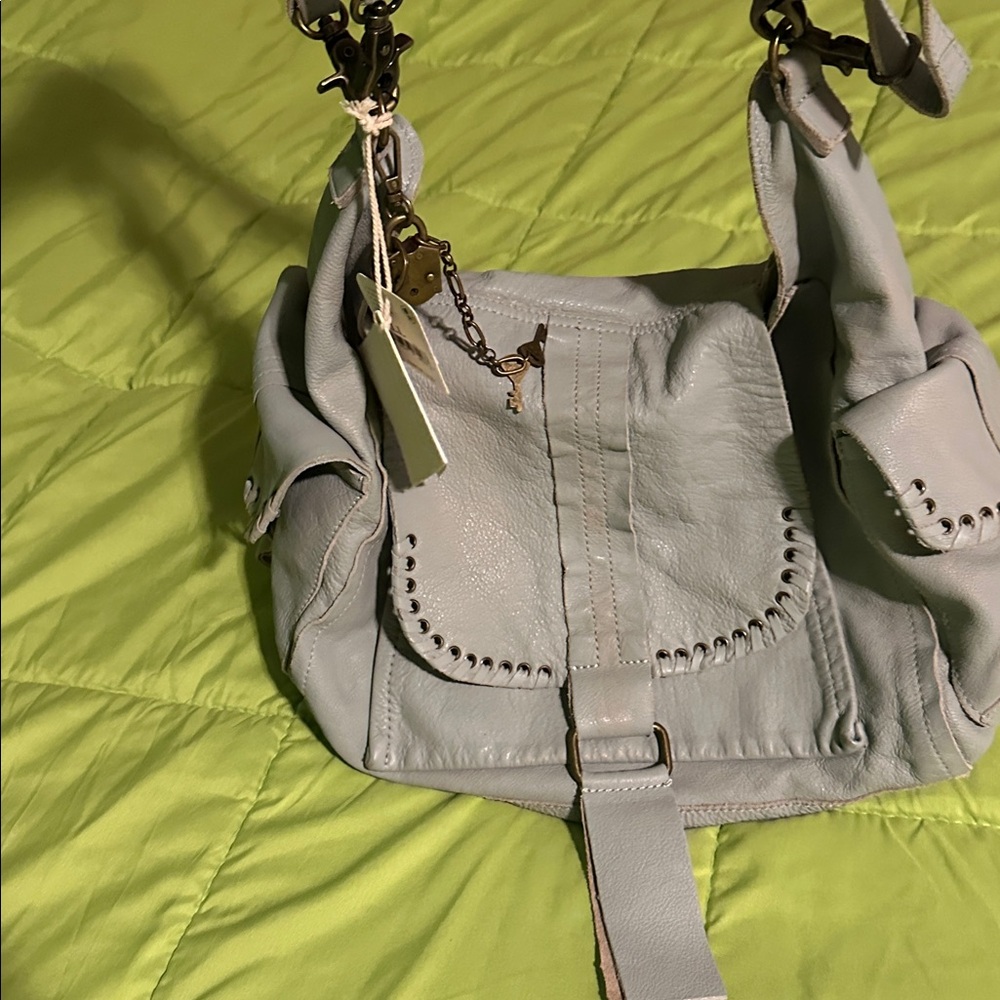 Free People We The Free Leigh Distressed bag aqua haze NWT +brass lock key chain - Picture 3 of 13